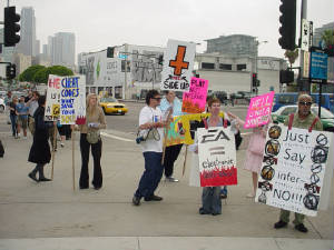 E32009/Protest1.JPG