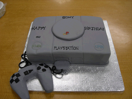Playstation_Cake_Picture.gif
